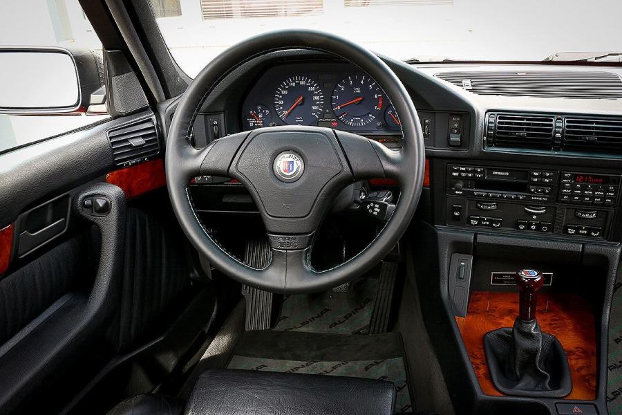 Торпедо Alpina B10 4.6 Limousine (E34) 1994 года  (фото 5 из 7)